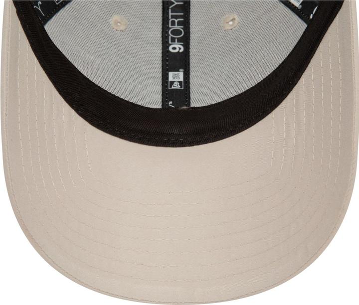Actual product image New Era 9Forty Strapback Cap - New York Yankees stone beige