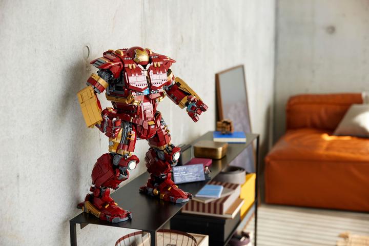 Actual product image LEGO Hulkbuster (76210, LEGO Marvel, LEGO Rare Sets)
