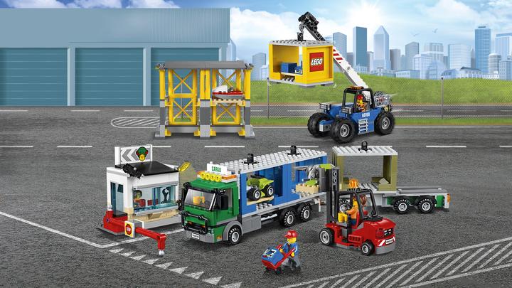 Actual product image LEGO Cargo terminal (60169, LEGO City)