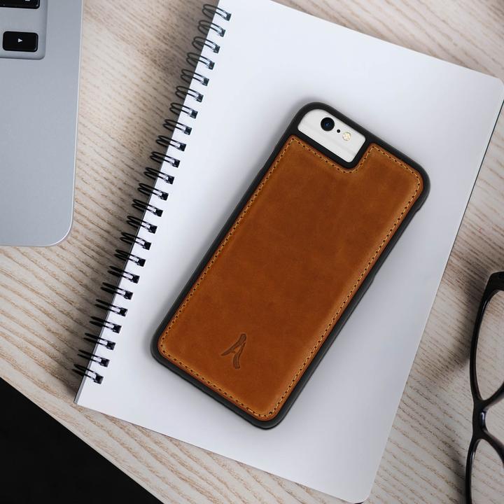Actual product image Akashi Schutzhülle aus Echtleder stoss- kratzfest für iPhone 6/ 6S/7 / 8 – Kupfer (Apple iPhone SE (3rd Gen))