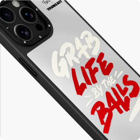 Produktbild Youngkit Hülle @Tobe Fonseca Mirror Case mit MagSafe Peace (Apple iPhone 15 Pro)