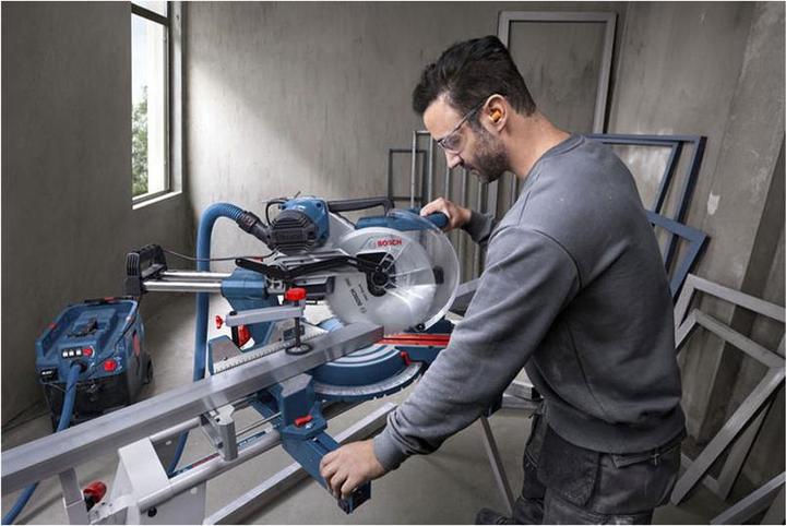 Produktbild Bosch Hausgeräte GCM 340-305 D Kapp- und Zugsäge (0.601.B60.030)