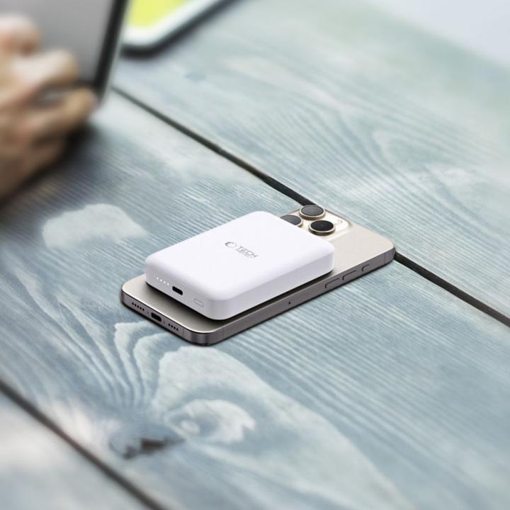 Immagine prodotto Tech-Protect LifeMag PB11 Powerbank con porta USB-C MagSafe 10000mAh 15W - bianco + cavo USB-C (10000 mAh, 15 W)