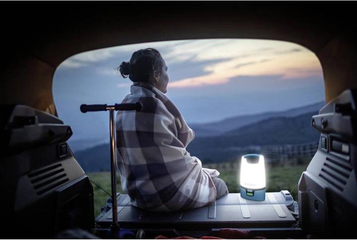 Actual product image Energizer E304157500 Hybrid Powered LED camping lantern 1250lm battery-powered Door