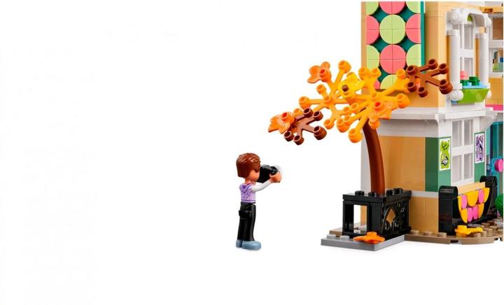 Actual product image LEGO Emma's art school (41711, LEGO Friends)