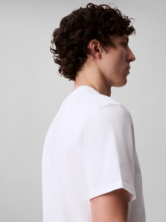 Actual product image Calvin Klein Jeans Ss Smooth Cttn Solid Vneck Tee (L)