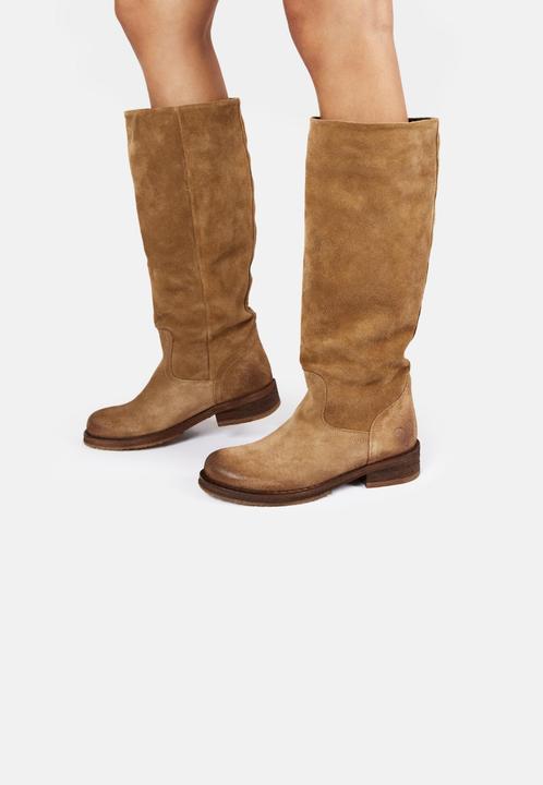 Actual product image Felmini Cooper A712, the biker boot from, is made from smooth leather with a vintage leather finish and (42)