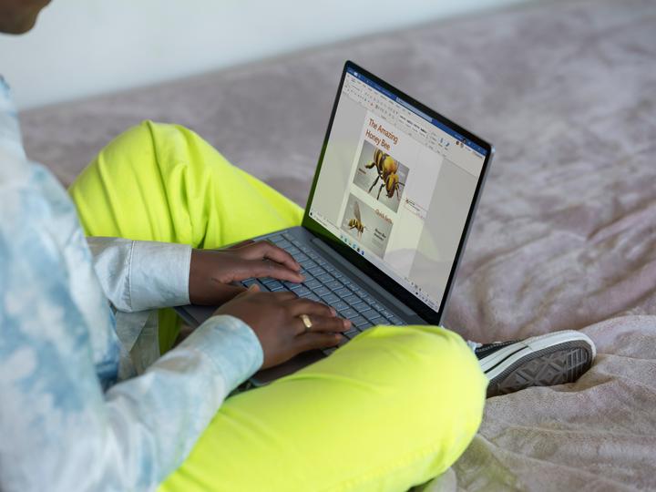Produktbild Microsoft Surface Laptop Go (12.40", Intel Core i5-1035G1, 8 GB, 128 GB, CH)