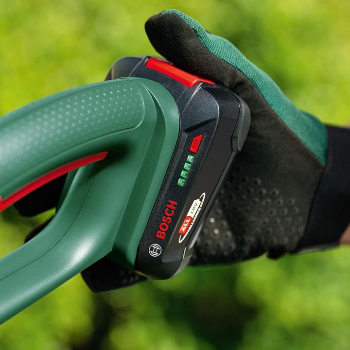 Produktbild Bosch Home & Garden Akku-Rasentrimmer UniversalGrassCut 18V-26-500 Solo (Trimmfaden)