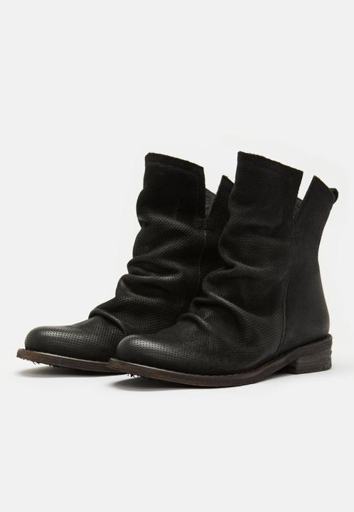 Actual product image Felmini With its outstanding quality and high-grade leather, this comfortable and stylish ankle boot is the (41)