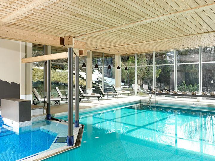 Produktbild Smartbox Wohlfühlzeit zu zweit: Wellness-Aufenthalt in den Schweizer Alpen mit Massage und Spa (2 Pers.)