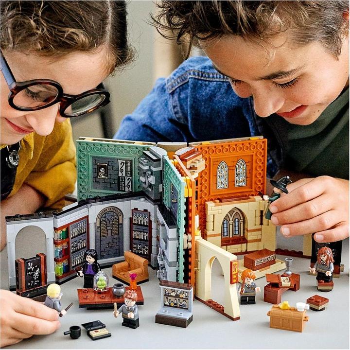 Image du produit LEGO L'instant de Poudlard : la classe des potions (76383, LEGO Harry Potter, LEGO difficiles à trouver)