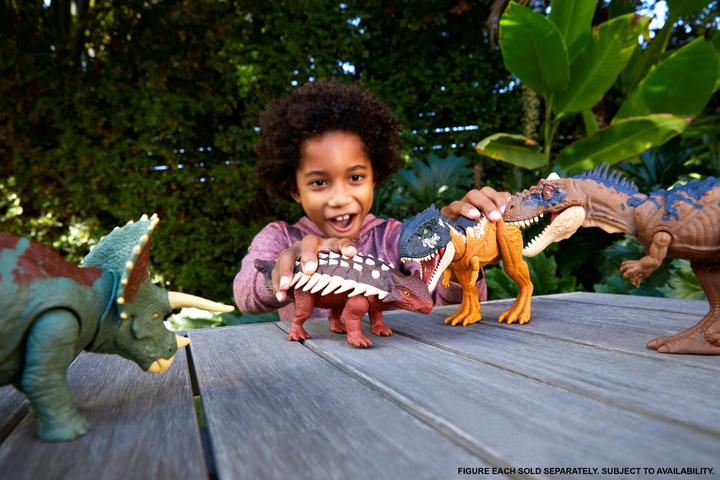 Produktbild Mattel GmbH JURASSIC WORLD Figur Roar Roar Strikers sortiert