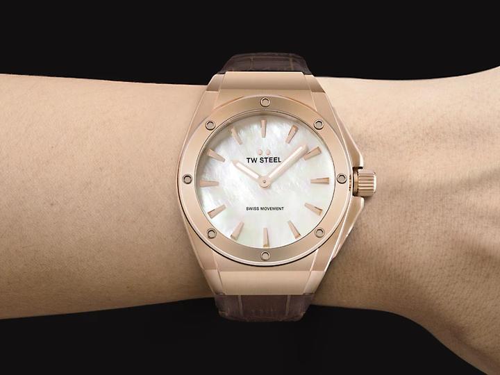Actual product image TW 1000 Steel CE4034 CEO Tech dames horloge 38mm