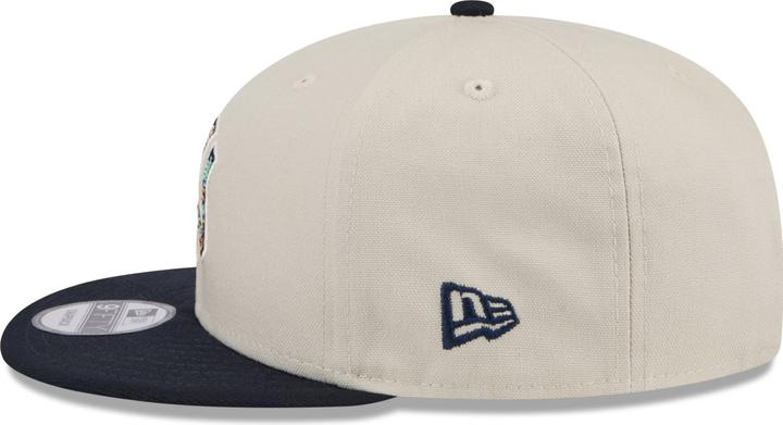 Actual product image New Era 9Fifty Snapback Cap - FLORAL New York Yankees