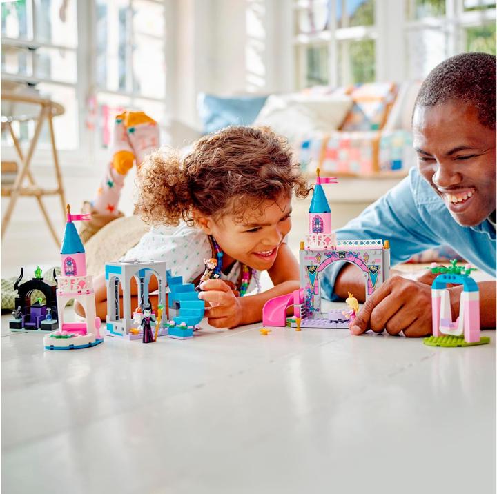 Actual product image LEGO Aurora's Castle (43211, LEGO Disney)