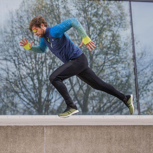 Actual product image UYN Exceleration windproof running trousers (L)