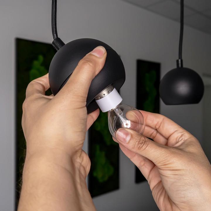 Image du produit Intirilife Adaptateur de culot d'ampoule E27 vers E14