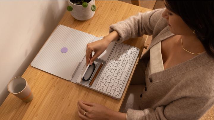 Produktbild Logitech Casa Pop-Up Desk (CH, Kabellos)