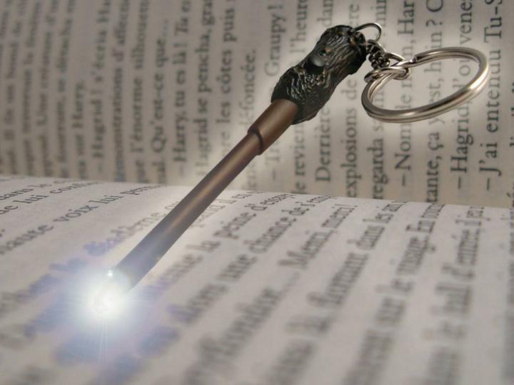 Actual product image Cinereplicas Harry Potter Harry's Wand with Glow