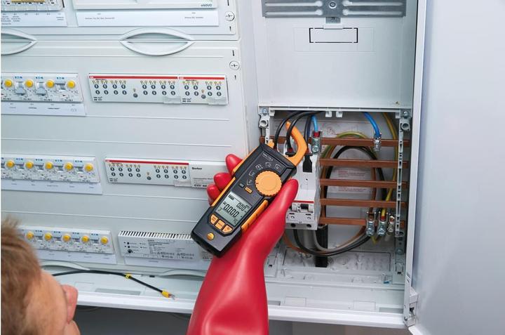 Image du produit Testo Pince de courant, multimètre à main di (CAT III 1000V, CAT IV 600V)