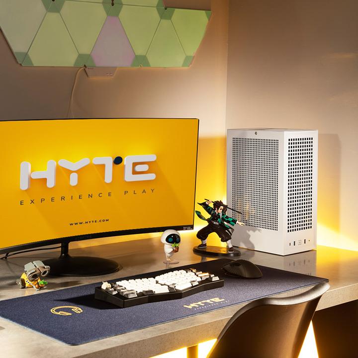 Productafbeelding Hyte Revolt 3 baltas - CS-HYTE-REVOLT3-W (ITX)