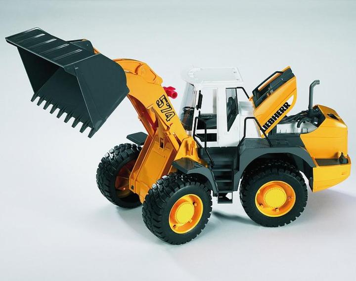 Actual product image Bruder Liebherr wheel loader L574