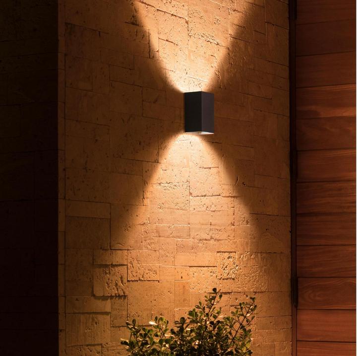 Actual product image Philips Hue Resonate Base (1200 lm)