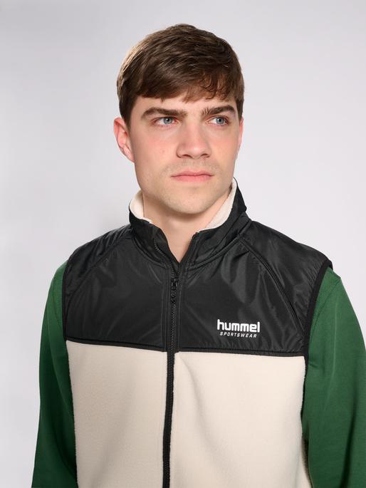 Actual product image hummel Hmllgc Theo Fleece Waistcoat (XL)