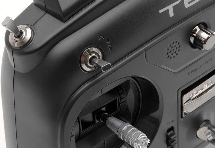 Actual product image Futaba T6K-R3006SB-2.4G Mode 2 without battery / charger