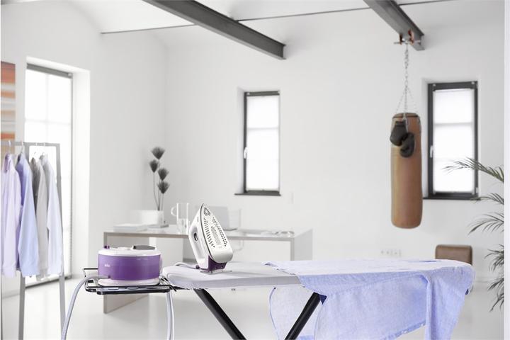 Actual product image Braun CareStyle Compact IS2044 (2200 W, 350 g/min)