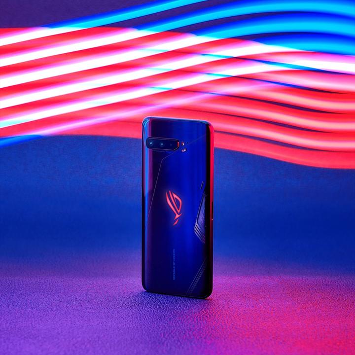 Actual product image ASUS ROG Phone 3 (12GB) (512 GB, Black, 6.59", Dual SIM, 64 Mpx, 5G)