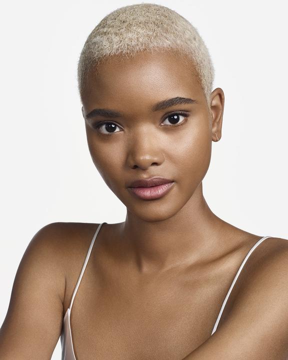 Actual product image Clinique Even Better SPF15 (WN 100 Deep Honey)
