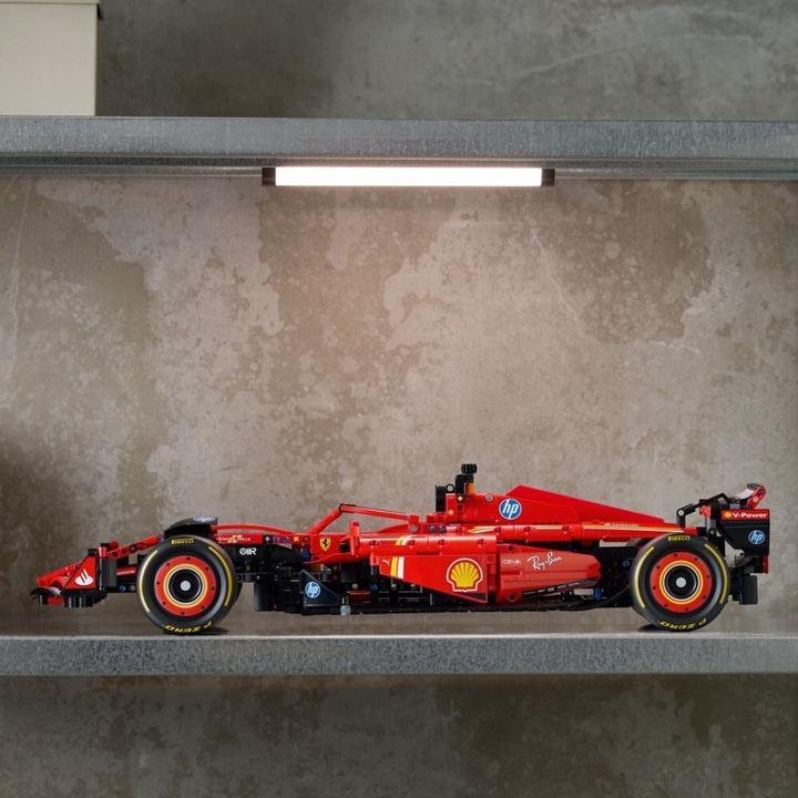 Produktbild LEGO Technic Ferrari SF-24 Formel 1 Rennwagen (LEGO Technic)
