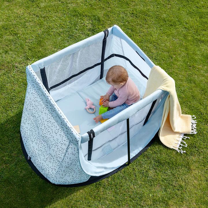 Actual product image AeroMoov Instant travel bed