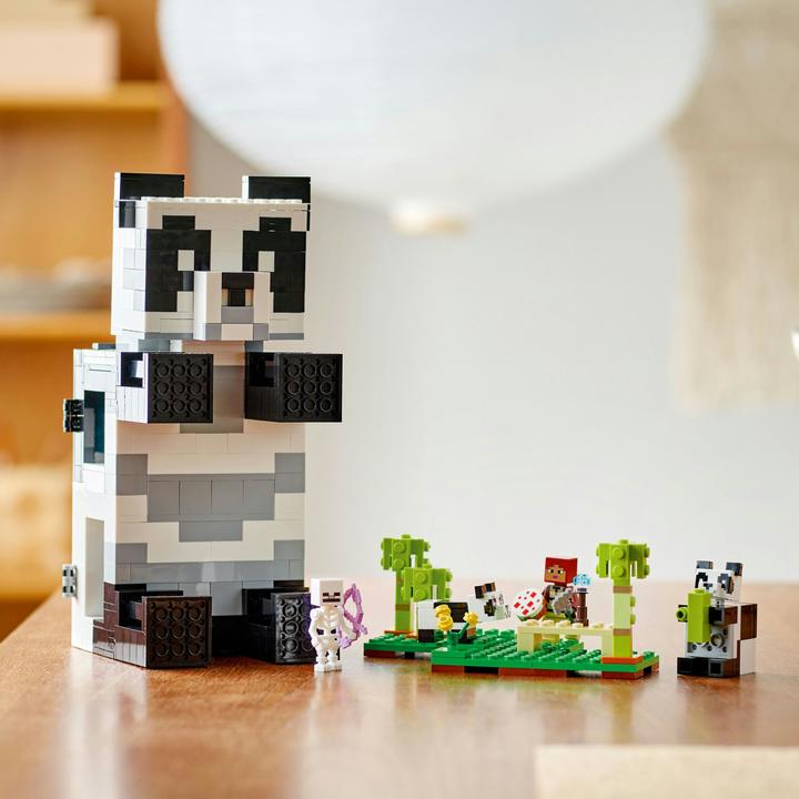 Actual product image LEGO The Panda House (21245, LEGO Minecraft)