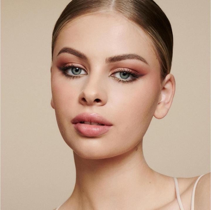 Actual product image Catrice The Dusty Matte Eyeshadow Palette (Grey)