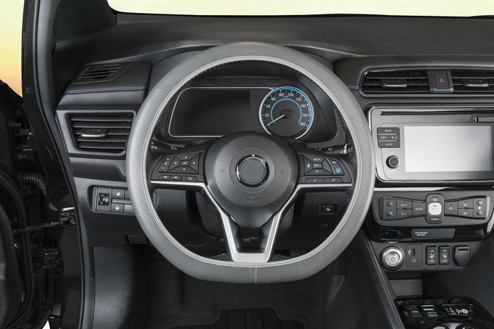 Actual product image Walser Steering Wheel Cover Soft Grip Carbon, Car Steering Wheel Cover Universal Size 38 cm Grey