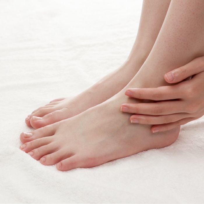 Actual product image KISS foot and toe nails, sock masks (Foot mask)