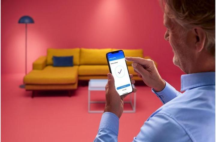 Actual product image Philips Hue White & Color Ambiance Resonate (350 lm)