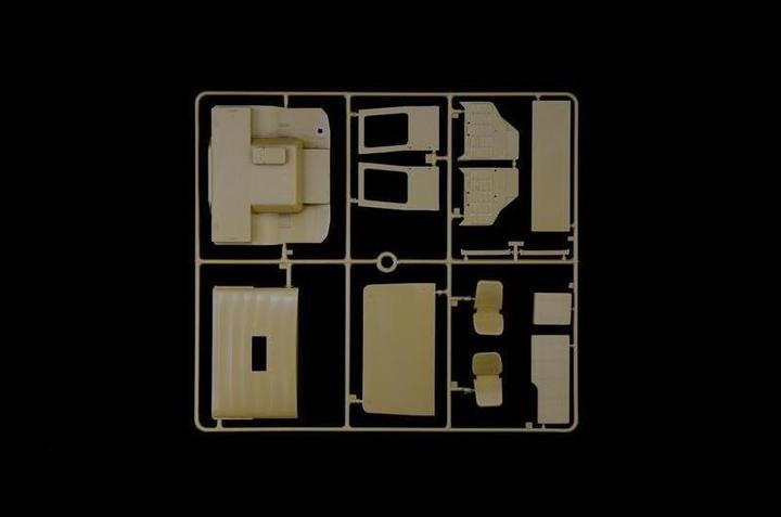 Actual product image Italeri MAN 26.321 Formula Six