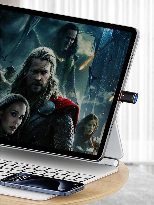 Image du produit PowerGuard Adaptateur deux en un USB-C vers carte MicroSD et lecteur USB 3.0 (USB Type C, MicroDot)
