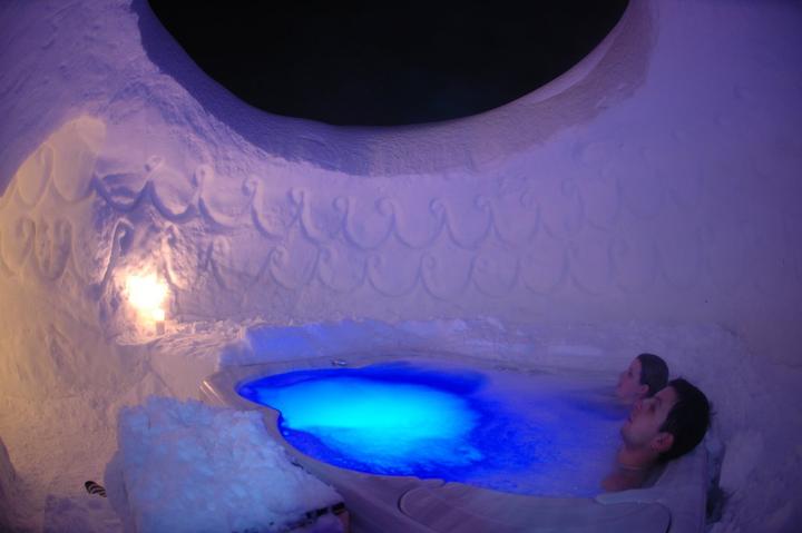 Actual product image Romantic Igloo Suite (2 pers.)