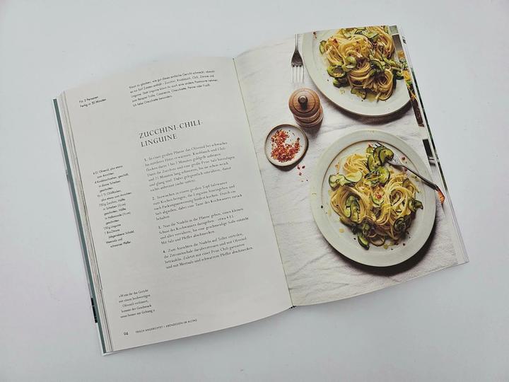 Produktbild Deliciously Ella - Healthy Made Simple (Deutsch, Ella Mills (Woodward), Cornelia Stoll, Franka Reinhart, 2024)