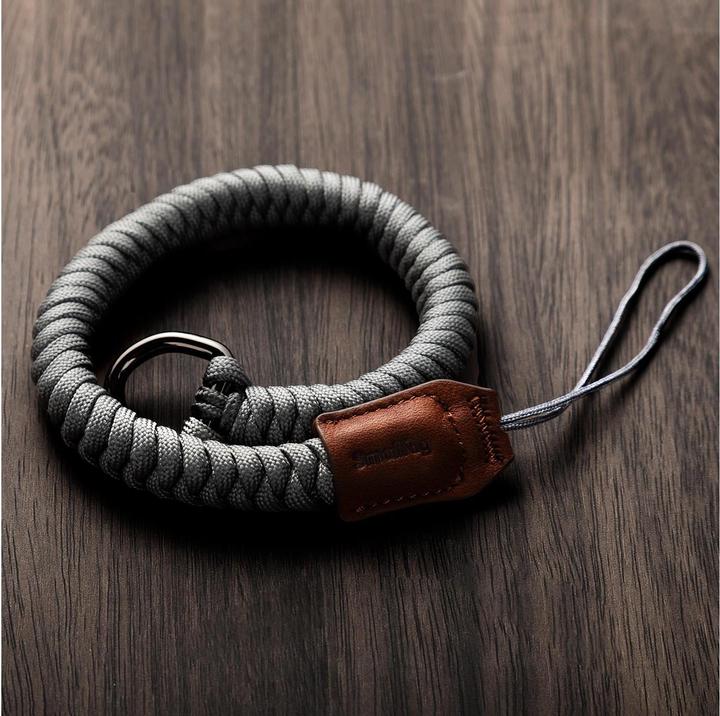 Immagine prodotto SmallRig 5055 Polsino universale intrecciato (grigio) (Cinturino da polso)