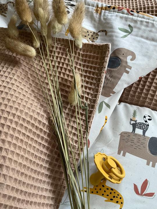 Produktbild Ullenboom Kuscheldecke Waffelpiqué Sand Savanne 70 x 100 cm (70 x 100 cm)