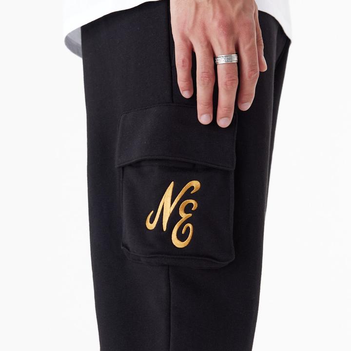 Actual product image New Era Jogger CARGO sweatpants - black - L (L)