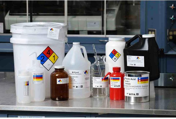 Produktbild Brady B30-263-595-NFPA, vorgedruckte Vinyl-Etiketten, Weiss, glänzend, 101.60 x 152.40 mm, permanen (10.80 cm)