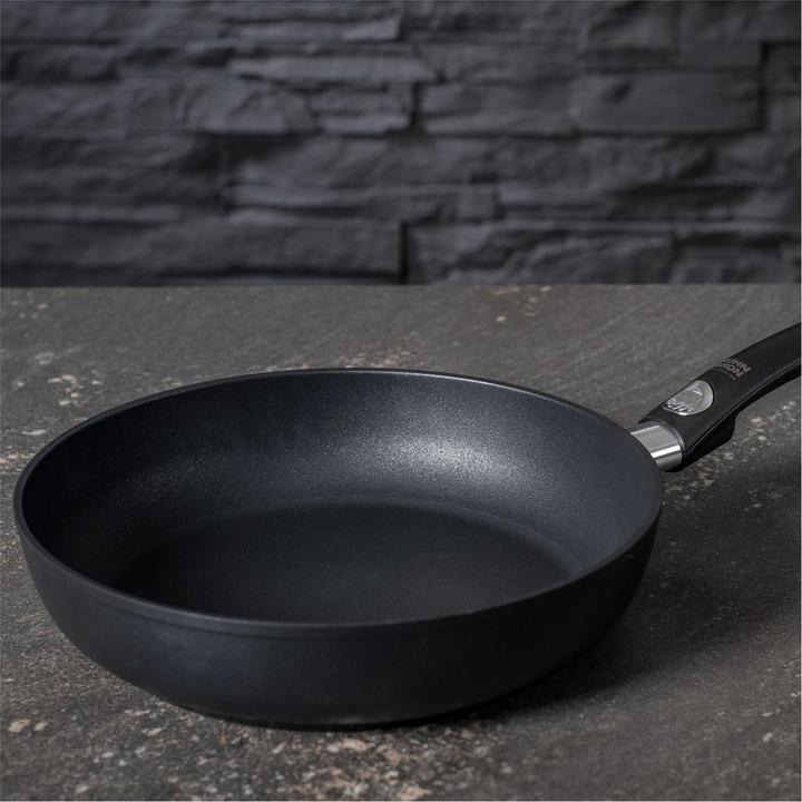 Actual product image Kuhn Rikon Titanio Star (28 cm, Frying pan, Aluminium)