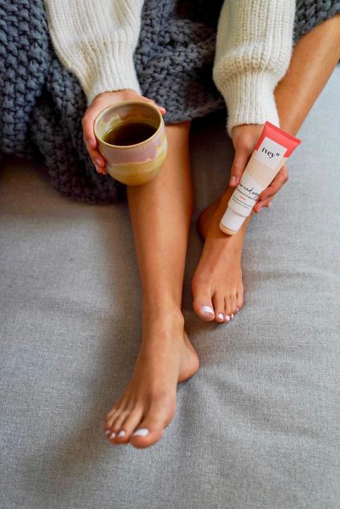 Immagine prodotto Tvey Crema piedi via e via 75 ml (Deodorante per piedi e polvere, 75 ml)